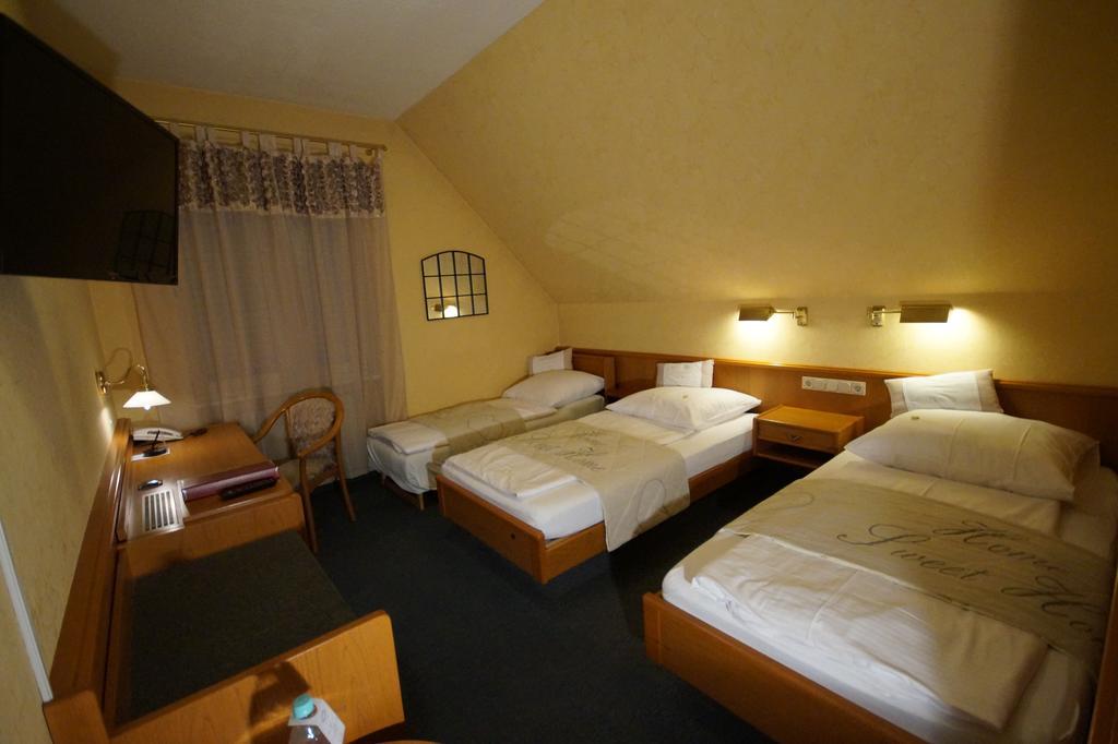 רוסלסהיים Hotel Bauschheimer Hof מראה חיצוני תמונה