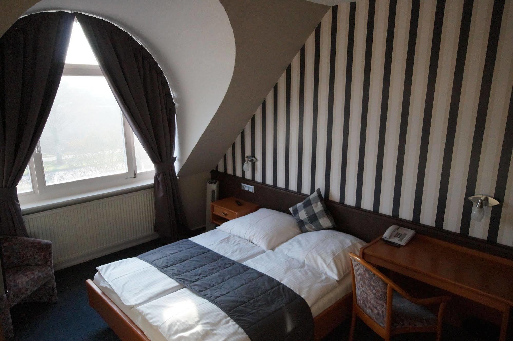 רוסלסהיים Hotel Bauschheimer Hof מראה חיצוני תמונה