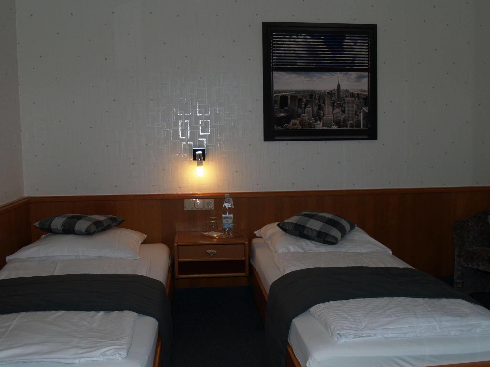 רוסלסהיים Hotel Bauschheimer Hof מראה חיצוני תמונה