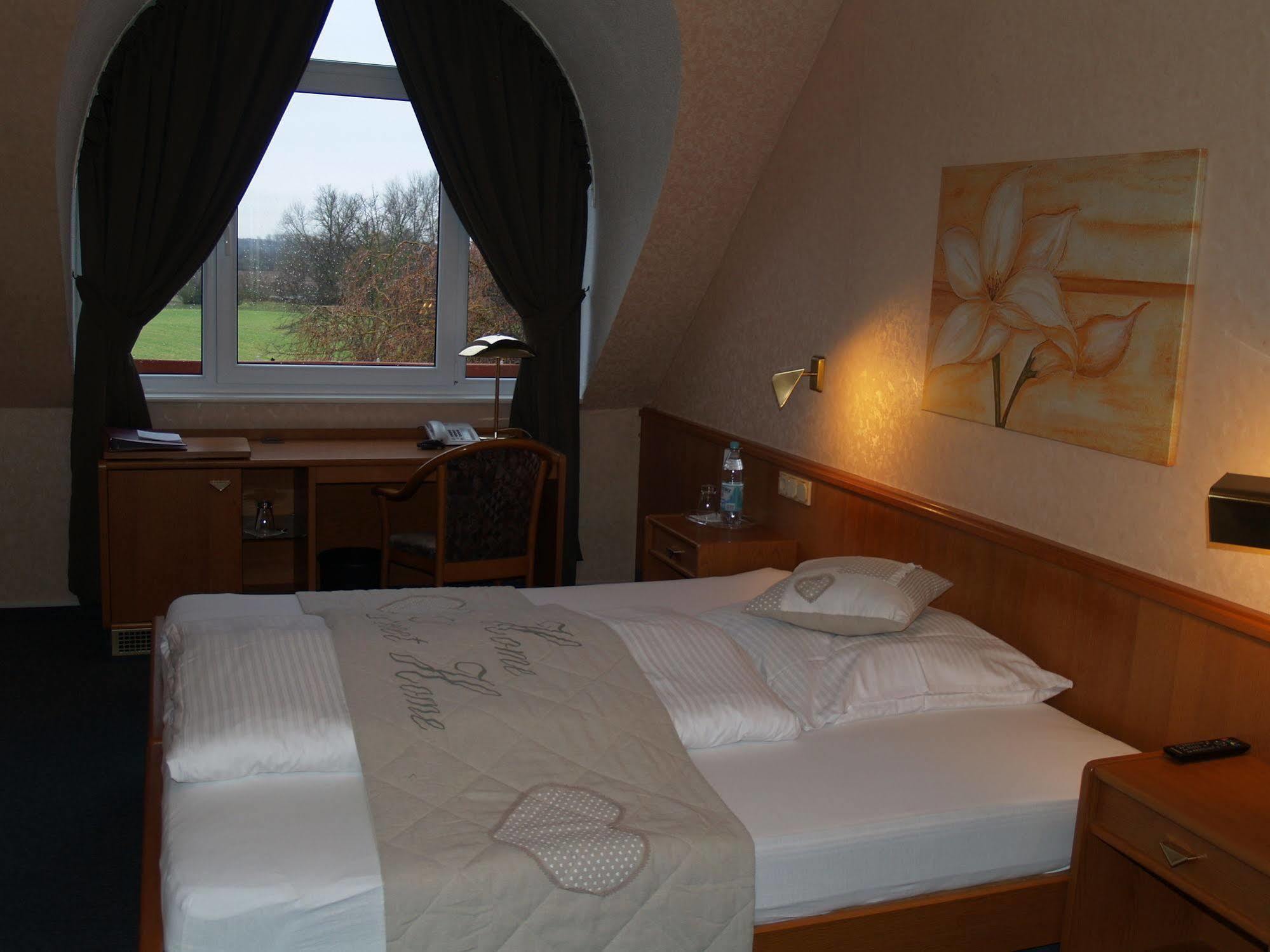 רוסלסהיים Hotel Bauschheimer Hof מראה חיצוני תמונה