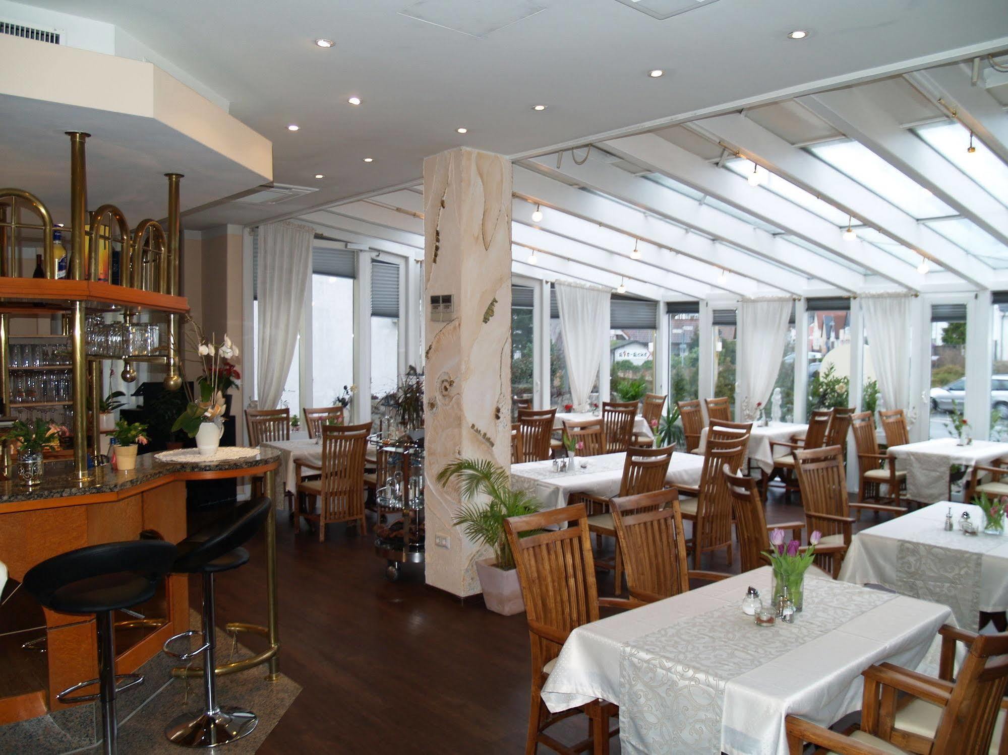 רוסלסהיים Hotel Bauschheimer Hof מראה חיצוני תמונה